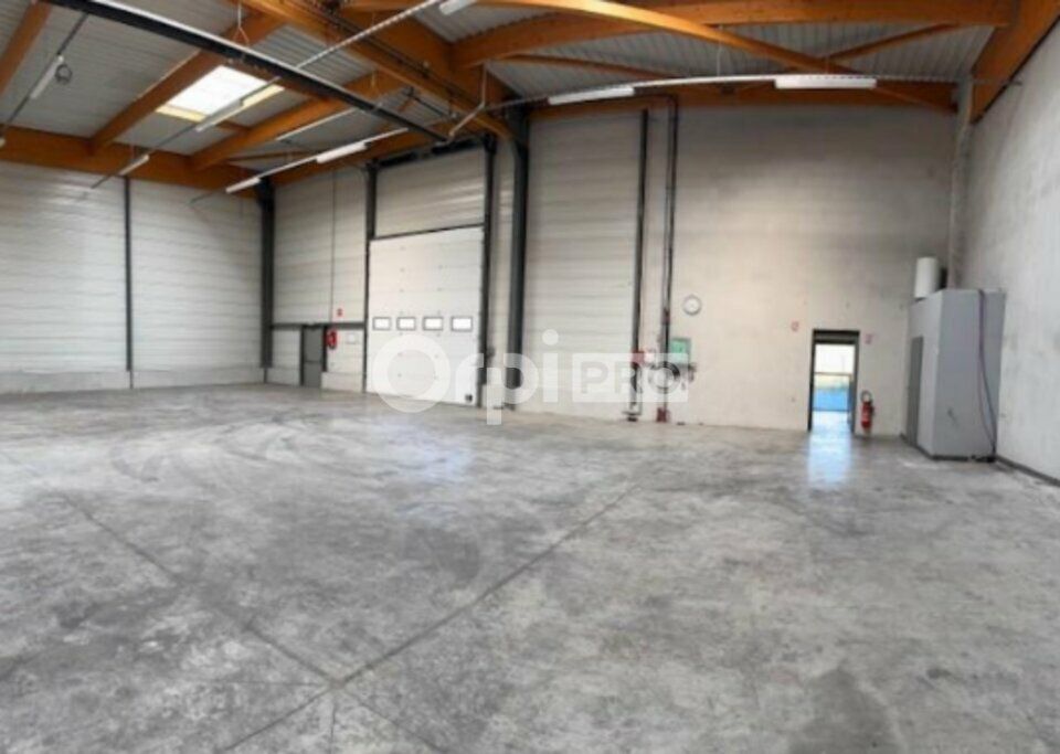 Location local d''activites 415 m² non divisibles