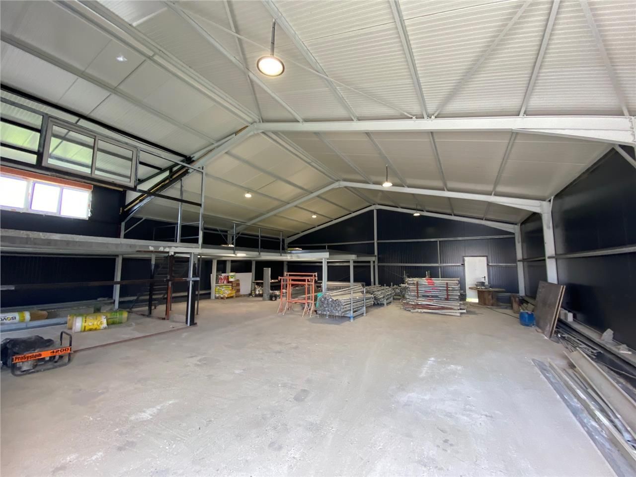 Location local 220 m² à Carbon-Blanc