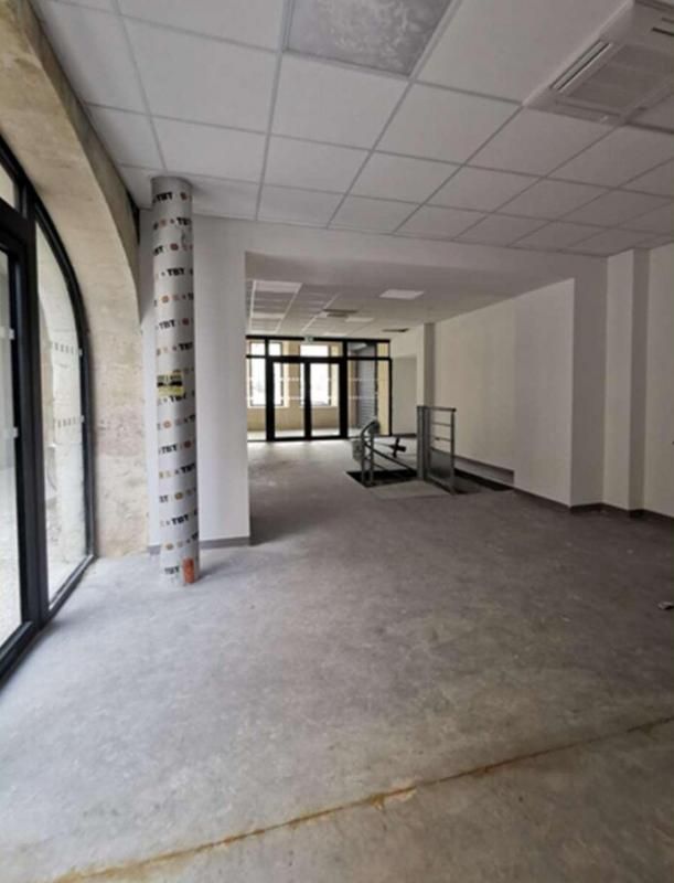 Location local commercial 50 m² non divisibles