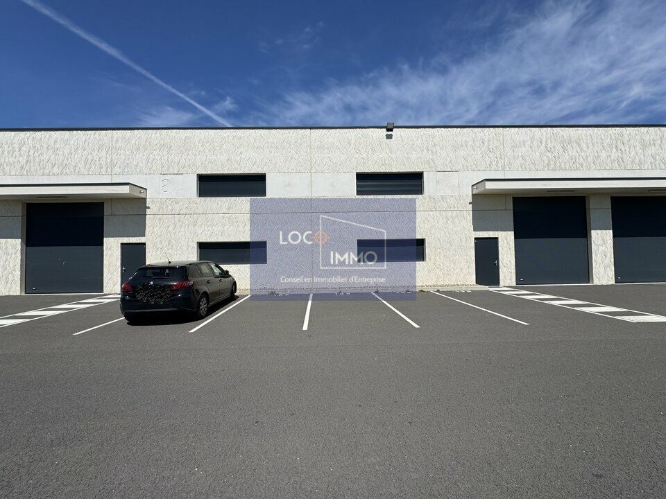 Location local d''activites 448 m² non divisibles