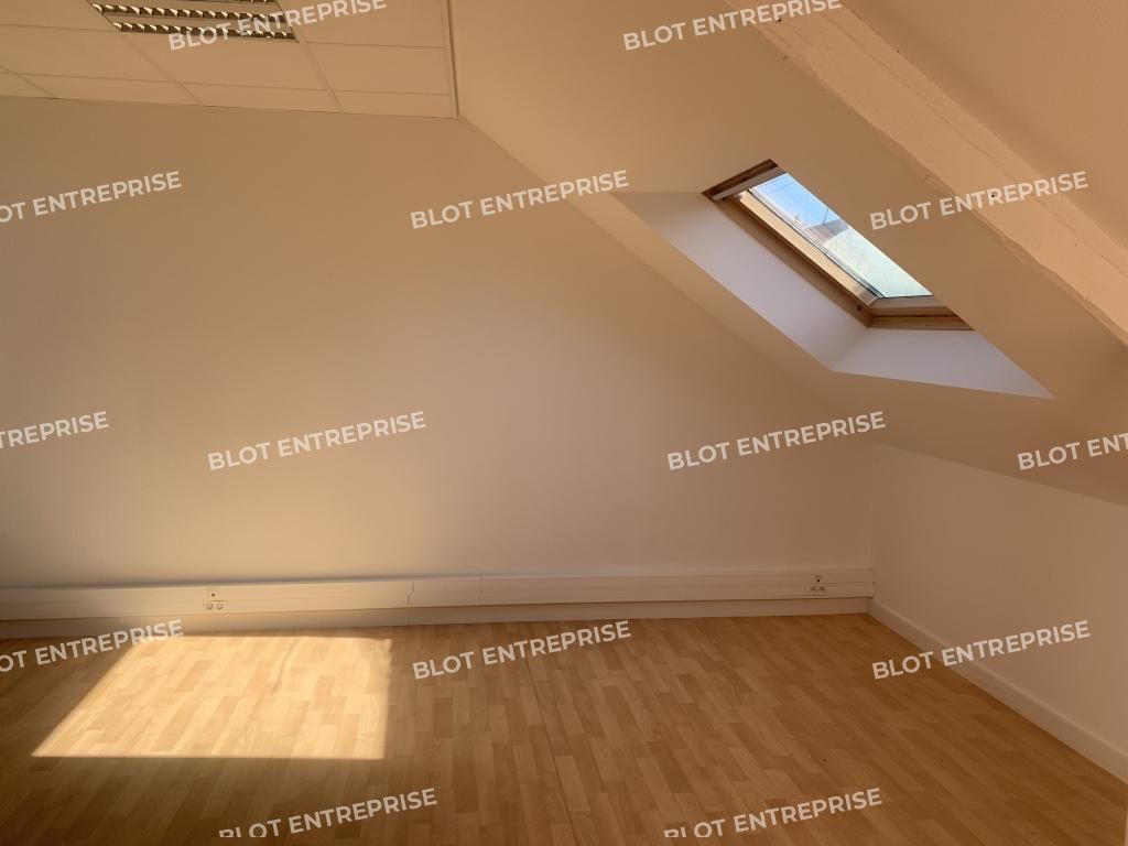 Vente bureaux 295 m² non divisibles