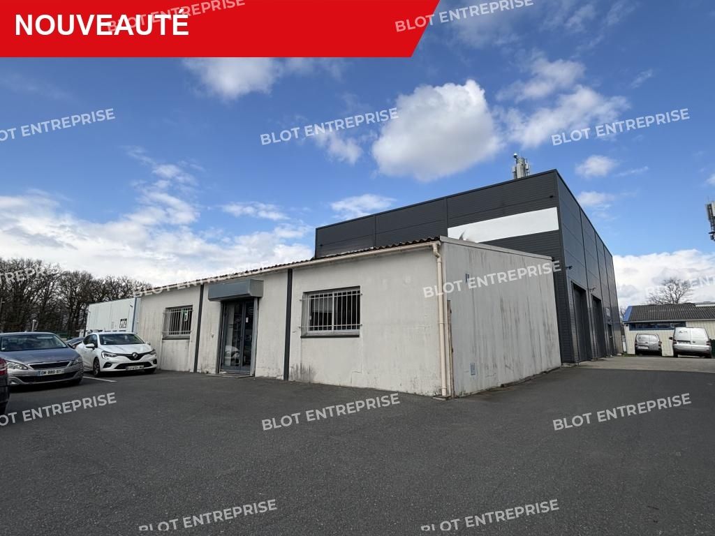 Location entrepôts 205 m² non divisibles