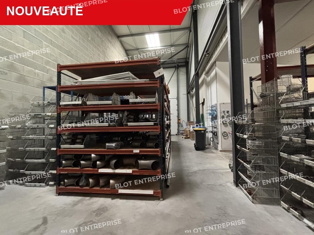 Location entrepôts 205 m² non divisibles