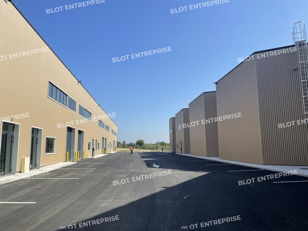 Location entrepôts 287 m² non divisibles