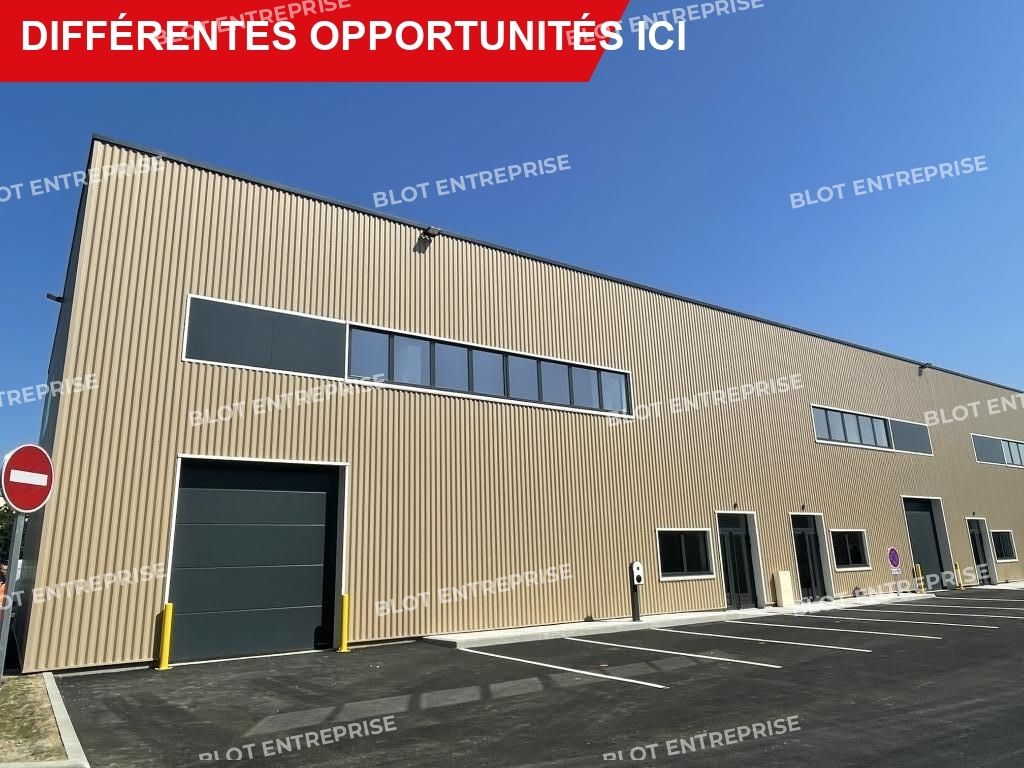 Location entrepôts 957 m² non divisibles