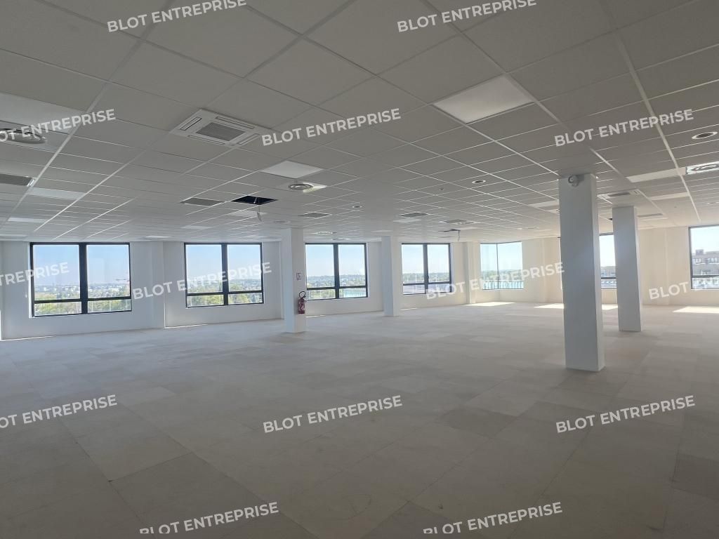 Location bureaux 1844 m² non divisibles