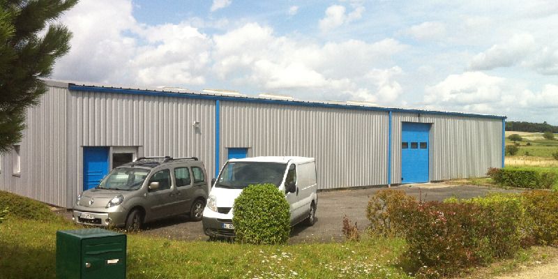 Location entrepôts 450 m² non divisibles