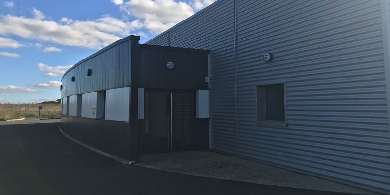 Location entrepôts 350 m² non divisibles