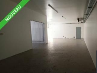Location entrepôts 200 m² non divisibles