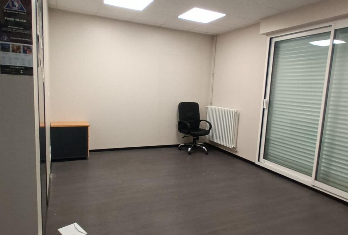 Location entrepôts 430 m² non divisibles