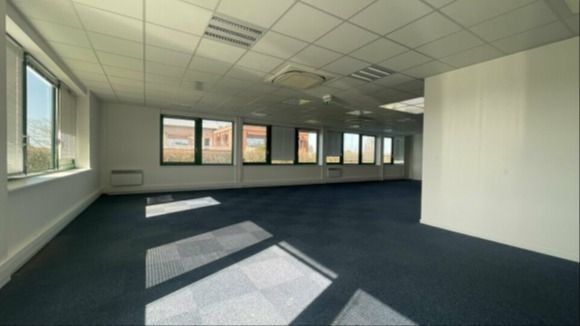 Location bureaux 265 m² non divisibles