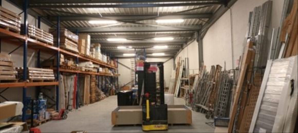 Location entrepôts 437 m² non divisibles