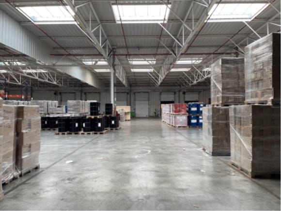 Location entrepôts 4844 m² non divisibles