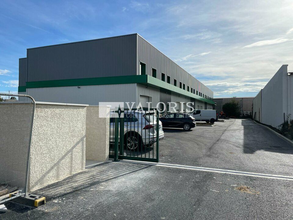 Valoris Real Estate vous propose à la location des locaux d'activités sur un parc neuf, situé sur la commune de Mions à proximité immédiate de la Rocade Est. A 30 minutes du centre ville de Lyon grâce aux infrastructures routières.