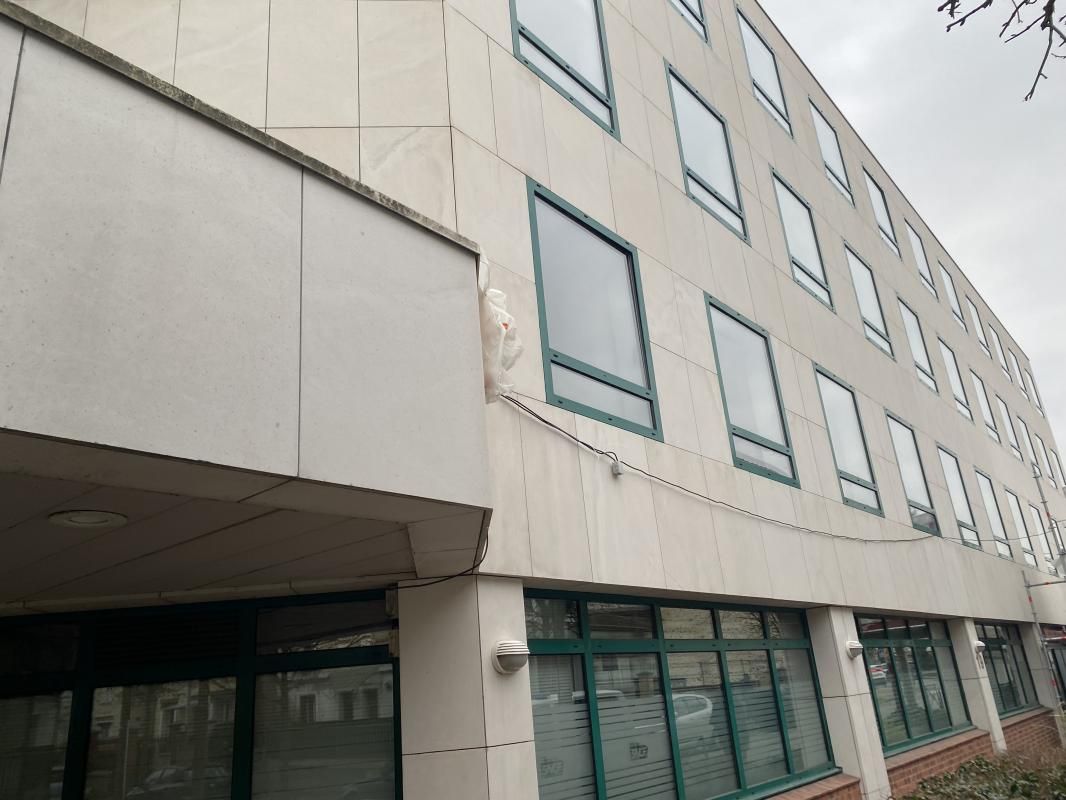 Location bureaux 555 m² non divisibles