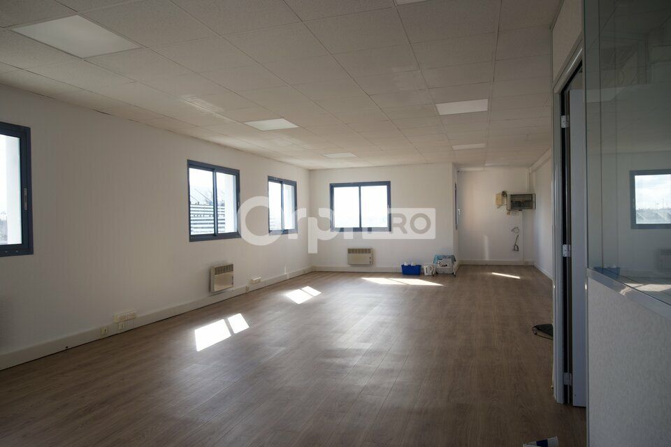 BUREAUX A LOUER - CHASSIEU - 80 m²
