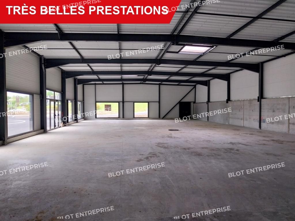 Location entrepôts 800 m² non divisibles