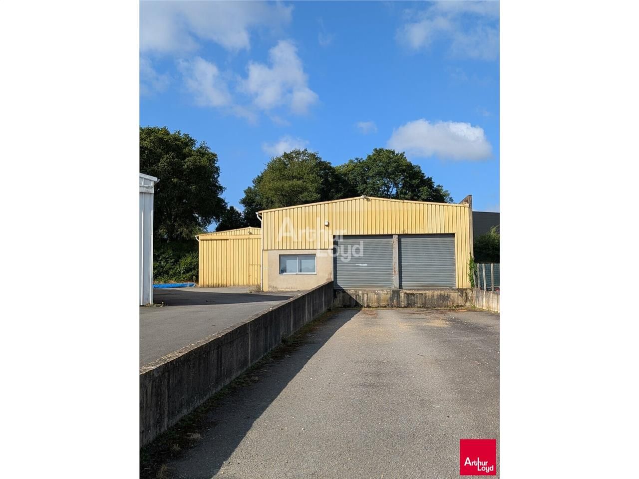 Location entrepot 1000 m² non divisibles