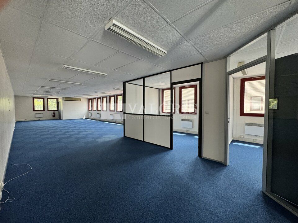 Location bureaux 161.53 m² non divisibles