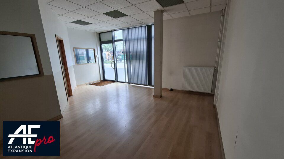 Location local commercial 82.33 m² non divisibles
