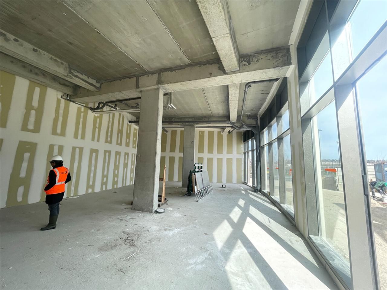 Location local commercial 160.00 m² à BORDEAUX