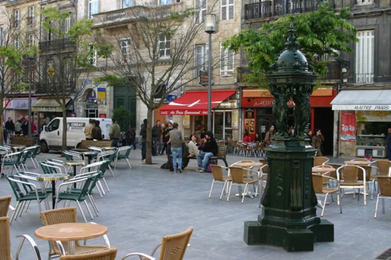 Location local commercial 65.00 m² à BORDEAUX