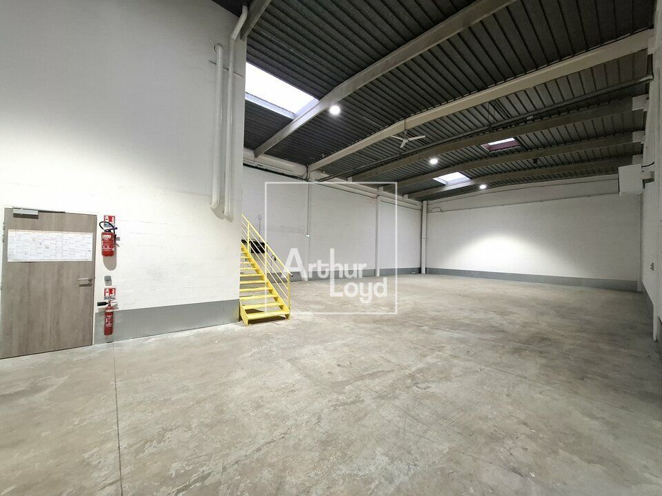Location local d''activites 322 m² non divisibles