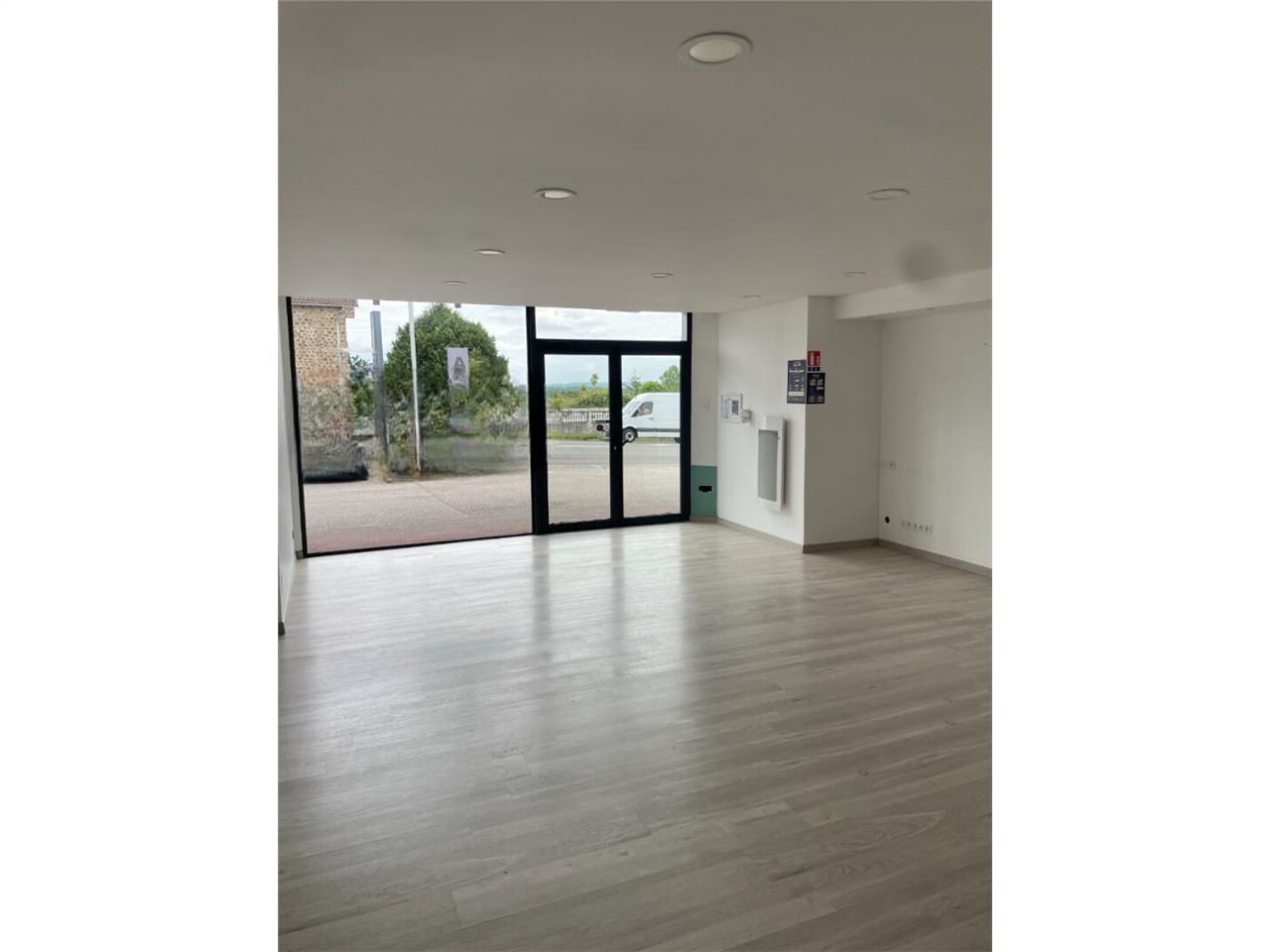 Location local commercial 61.00 m² à COUZEIX