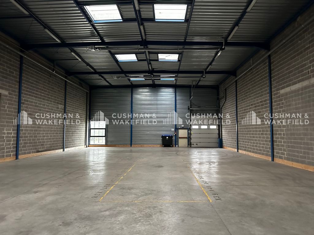 Location activités 754 m² non divisibles