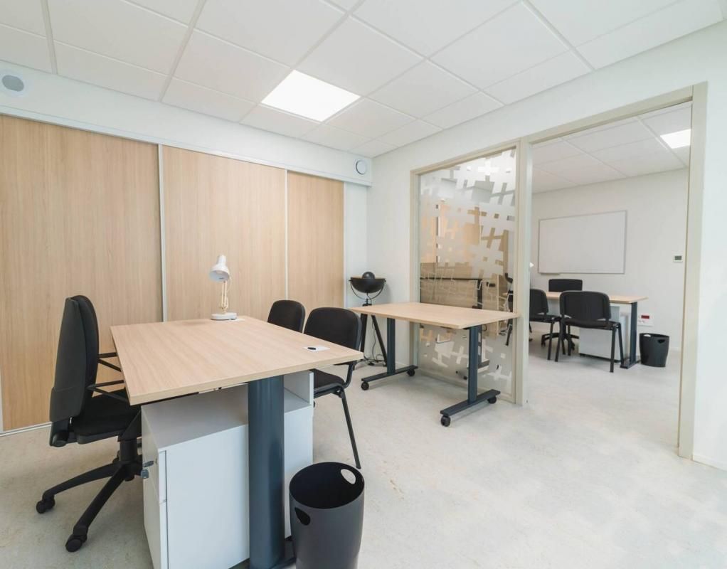 Location bureaux 28 m² divisibles à partir de 12 m²