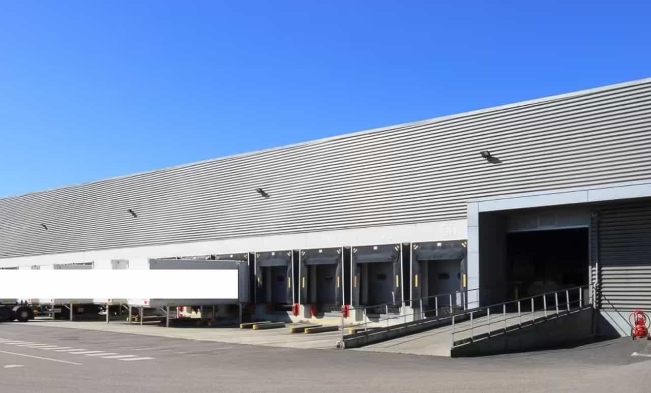 Location entrepôts 20667 m² non divisibles