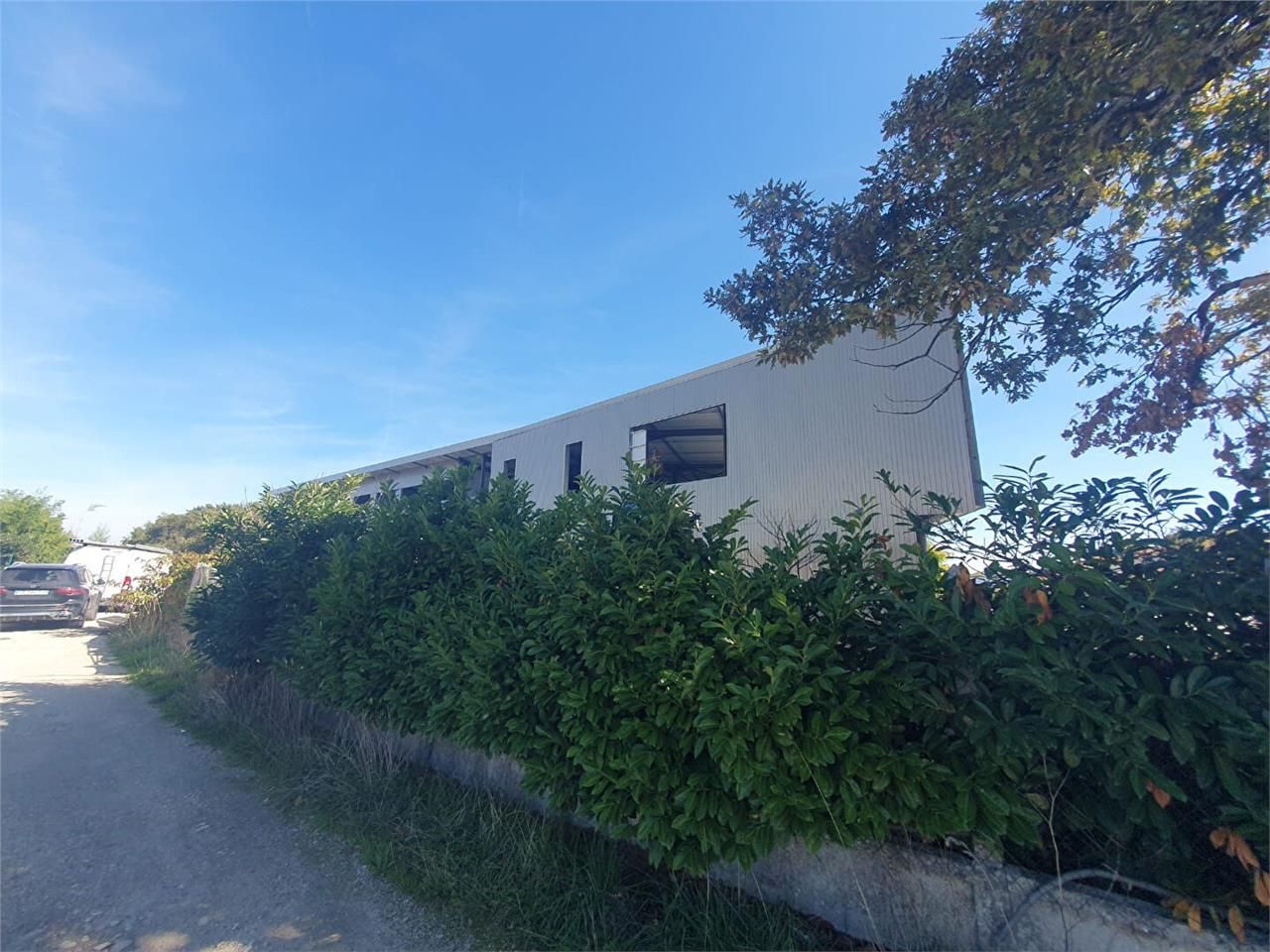 Location local 295.00 m² à MERIGNAC