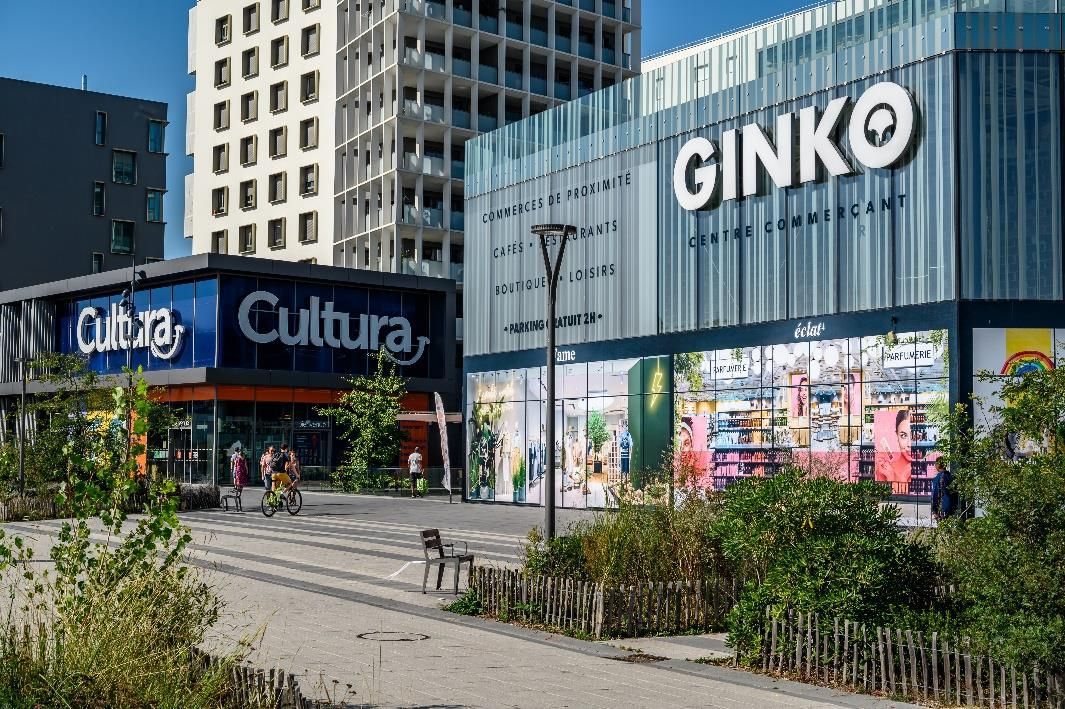 Location local commercial 300.00 m² à BORDEAUX