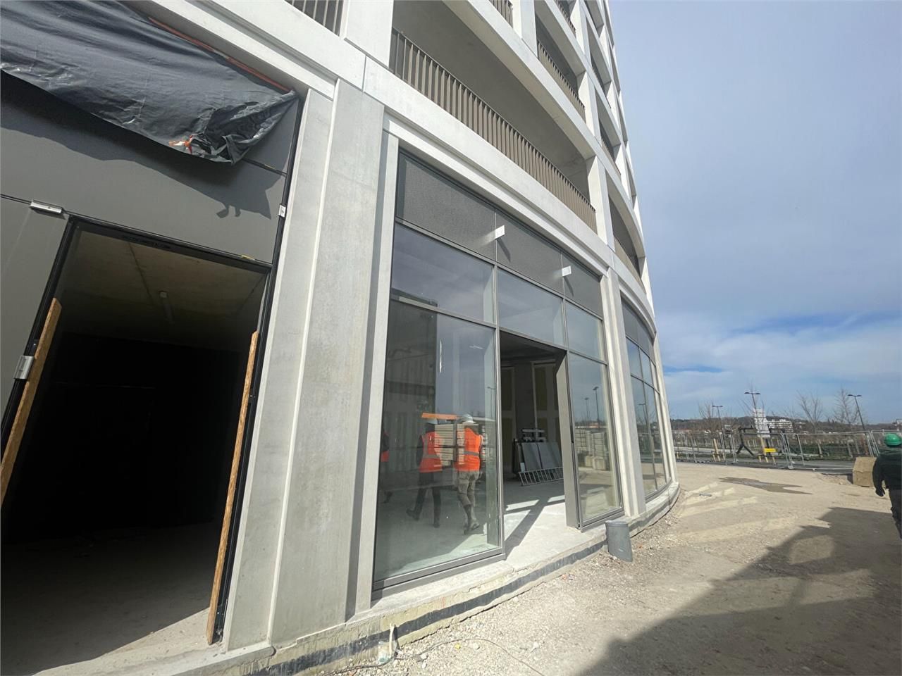 Location local commercial 211.00 m² à BORDEAUX