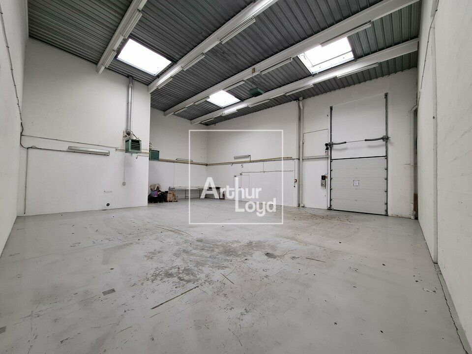 Location local d''activites 518 m² non divisibles