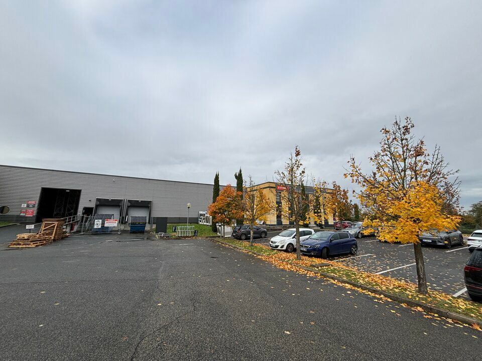 À LOUER – LOCAL D'ACTIVITÉS MIXTE AVEC BUREAUX – ARNAS (AXE TRÈS PASSANT)