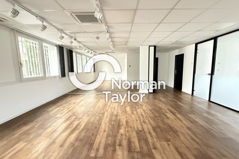 Location bureaux 320 m² divisibles à partir de 157.29 m²