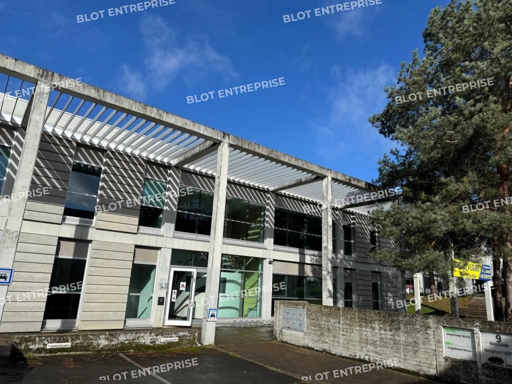 Location bureaux 1200 m² non divisibles