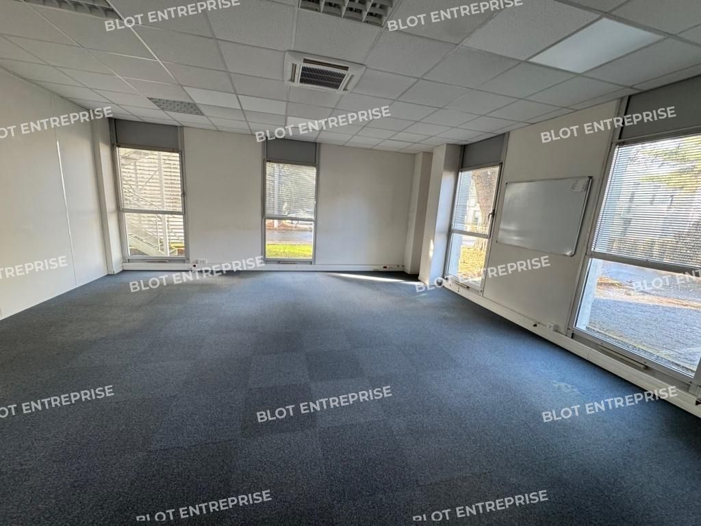 Location bureaux 1200 m² non divisibles