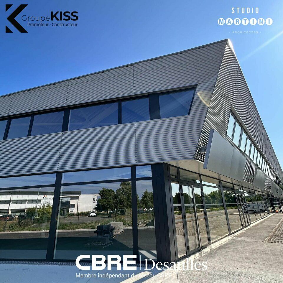 Cellule d'activité de 943 m² idéalement située dans la ZA de Sainte-Croix-en-Plaine 