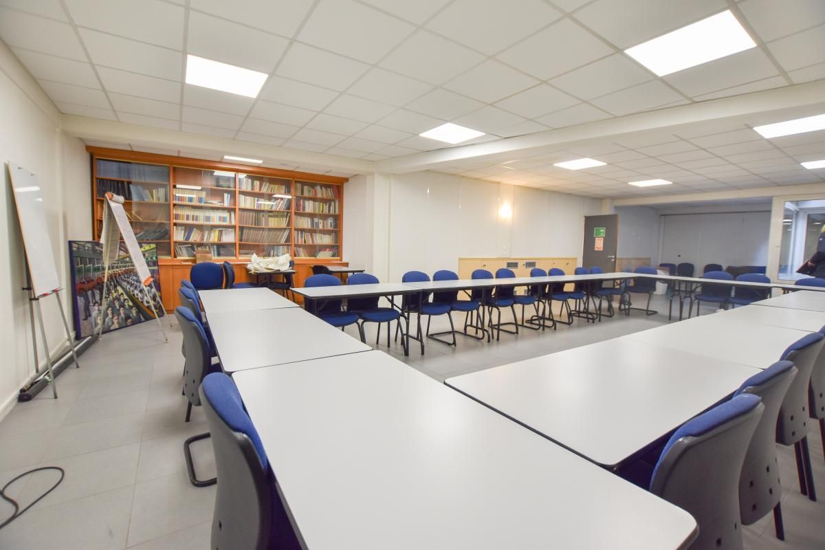 Location bureaux 1373 m² non divisibles