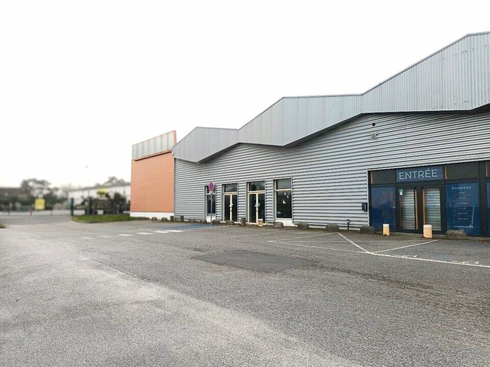 Location local commercial 1144 m² non divisibles