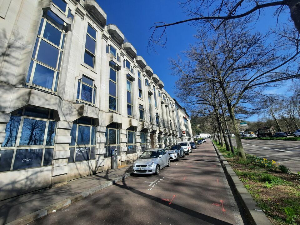Location bureaux 274 m² non divisibles