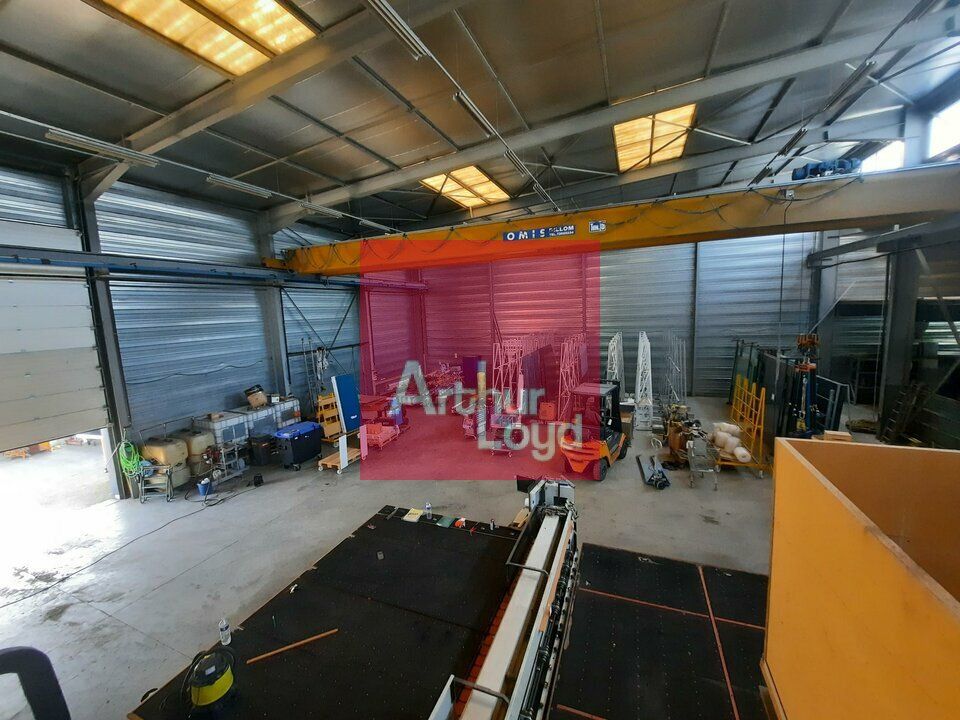 Location local d''activites 1355 m² non divisibles