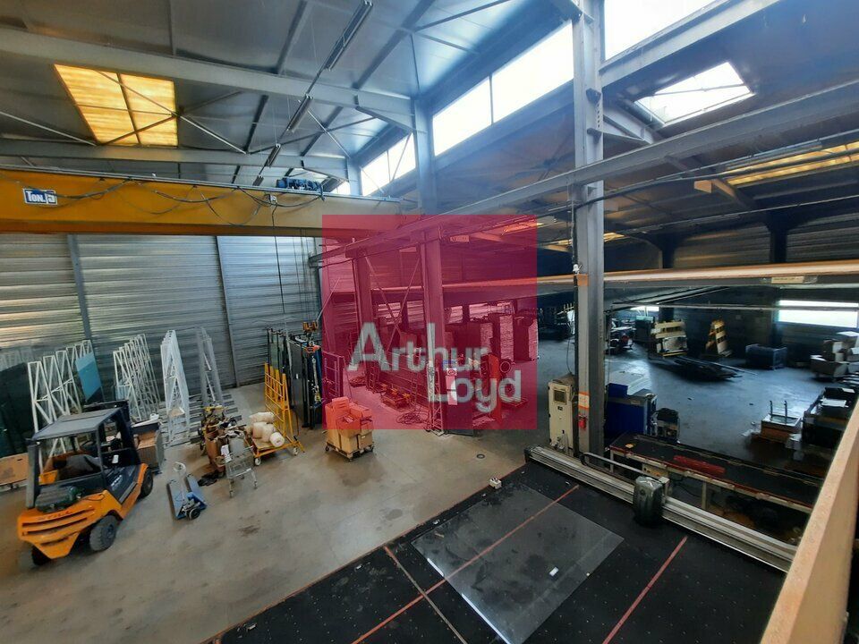 CLERMONT FERRAND ZI BREZET A LOUER LOCAL ACTIVITE 1355  M² - PARCELLE 3700 M²