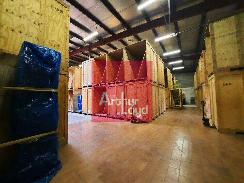 COURNON A LOUER ENTREPOT 640 M²