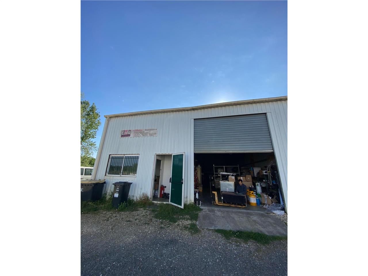 Location local 200 m² à Cénac