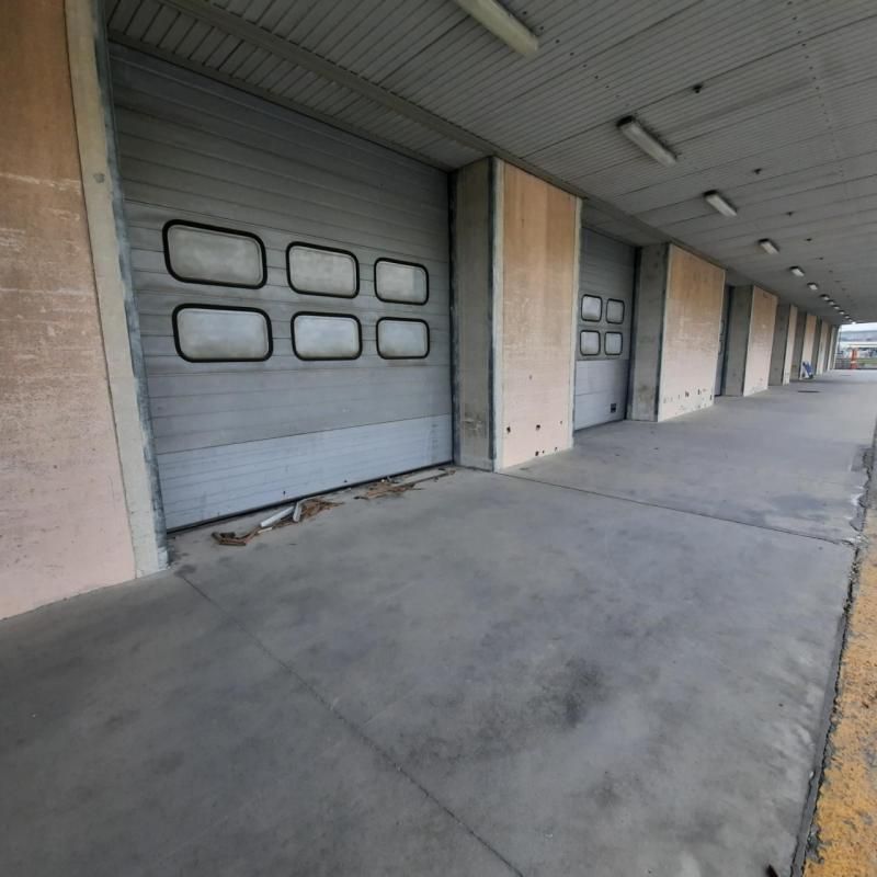 Location entrepôts 2511 m² non divisibles