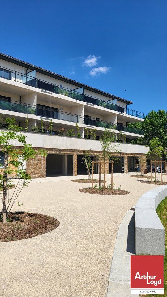 EST DE MONTELIMAR - ALLAN - A VENDRE - LOCAL COMMERCIAL NEUF EN RDC