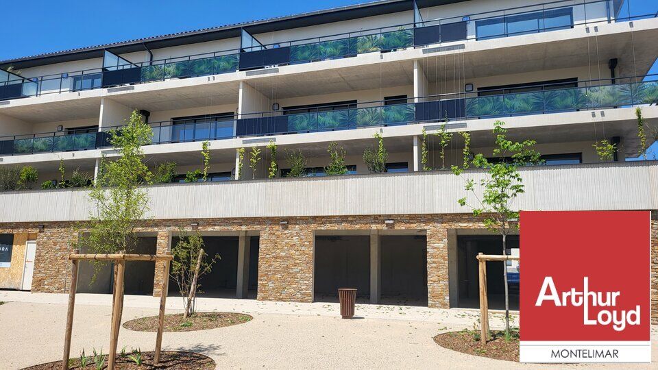 EST MONTELIMAR - ALLAN - A VENDRE - LOCAL COMMERCIAL NEUF EN RDC